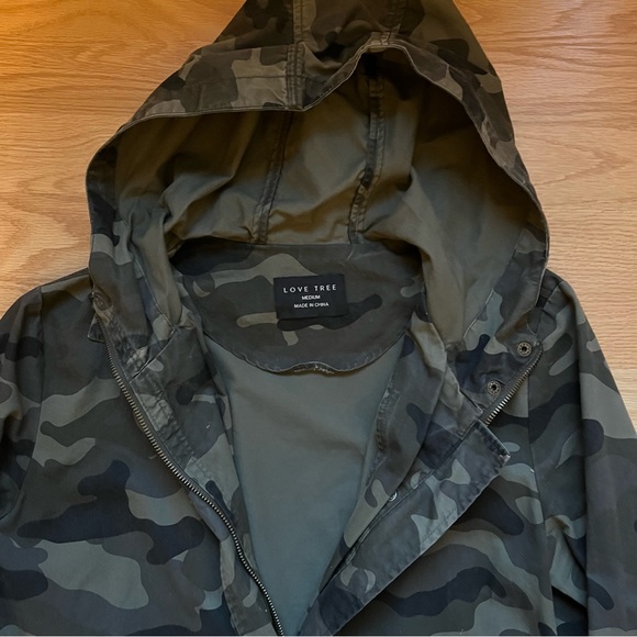 Lightweight Camo Jacket - Picture 3 of 4